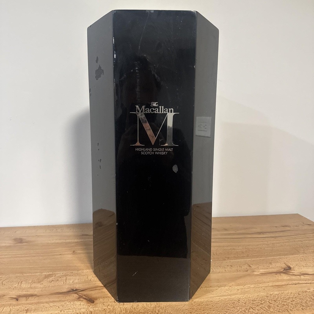 Macallan M Single Malt Scotch Whisky Original Display Case Box Black Mirrors 19"